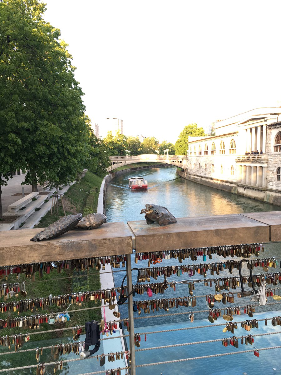 Philipp Krenn tweet media