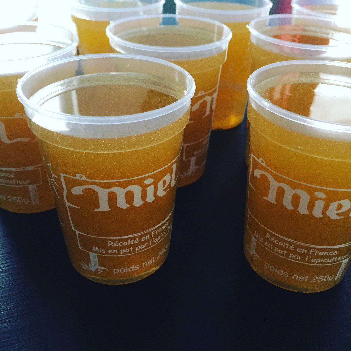 gregisenbergg's tweet image. Concours "Qui veut du miel de@zeprofdortie !!! "
Follow @ZeProf2math + @zeprofdortie +rt  La blindé de pots à gagner !!!