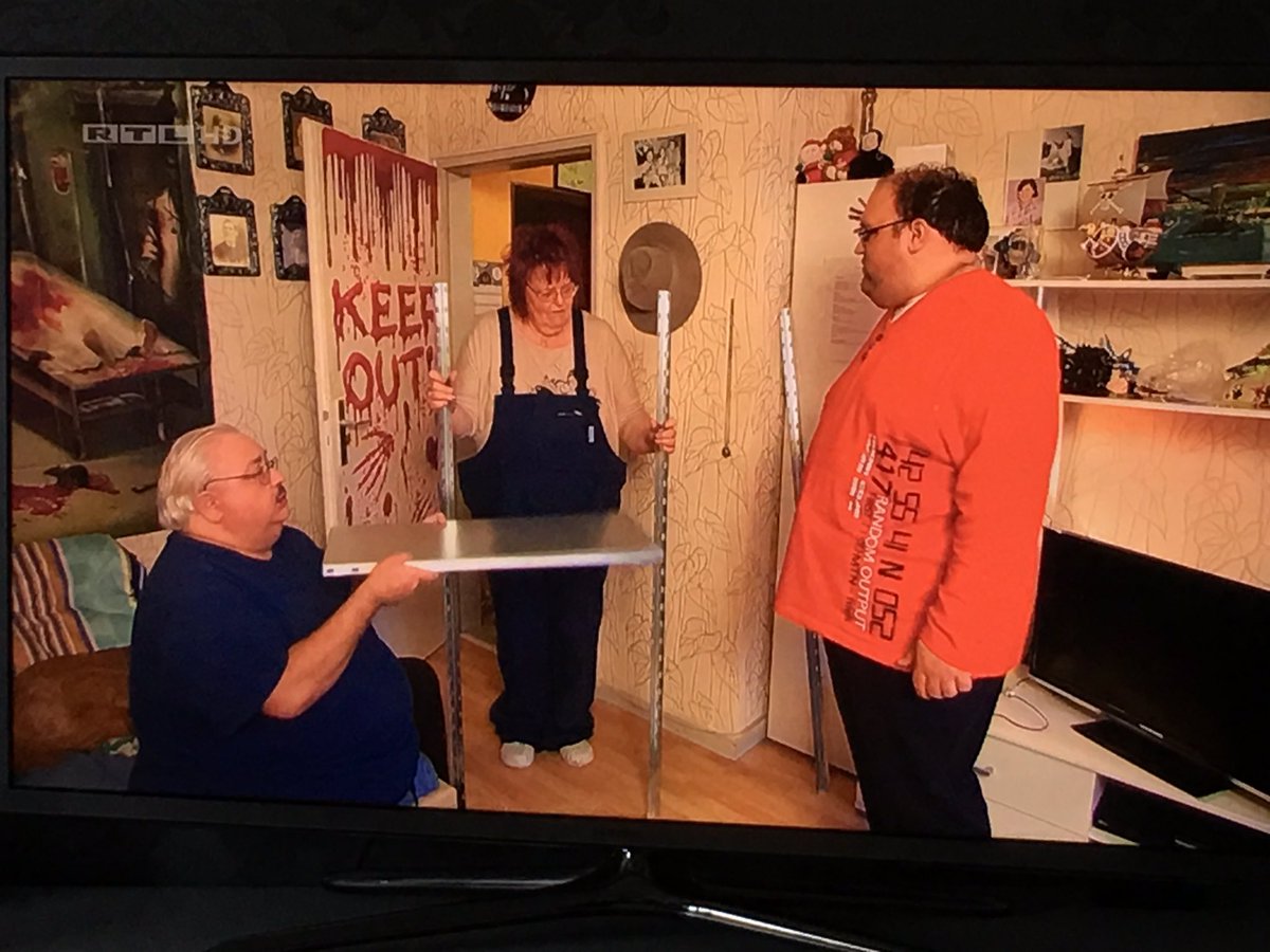 I_Niclas_I's tweet photo. Die Latzhose passt REGELRECHT... #schwiegertochtergesucht https://t.co/aykHDqcdXU