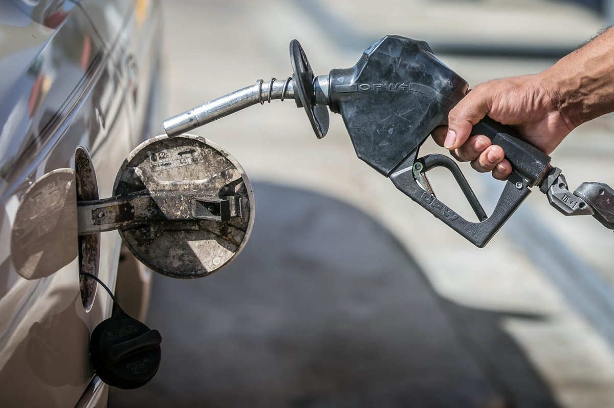 's tweet image. Bloomberg: стоимость бензина в России в I квартале 2017 г. была выше, чем в США: rbc.ru/rbcfreenews/58…
Фото: Handout/Global Look Press