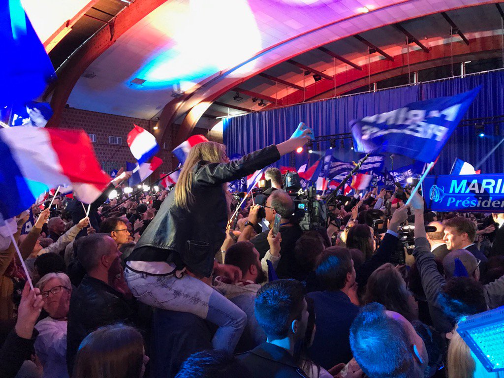 #Presidentielle2017 la fête des militants à marine le pen