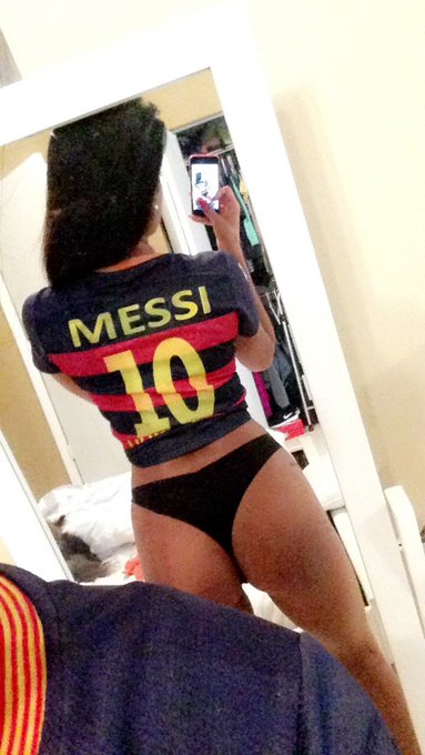 Who's watching? #ElClasico #FORCABARCA #Barcelona #Messi https://t.co/kP6AvLMWJ4<a href="/tag/elclasico"class="tags">#ElClasico</a><a href="/tag/forcabarca"class="tags">#FORCABARCA</a><a href="/tag/barcelona"class="tags">#Barcelona</a><a href="/tag/messi"class="tags"><span>#messi</span></a>