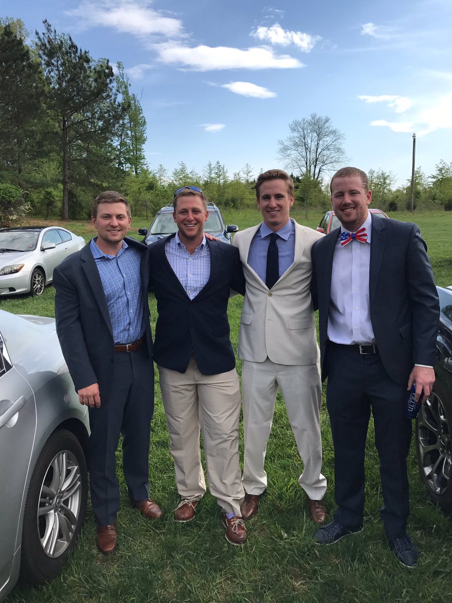 Wellde21's tweet image. Wedding SZN #BowtieFlow