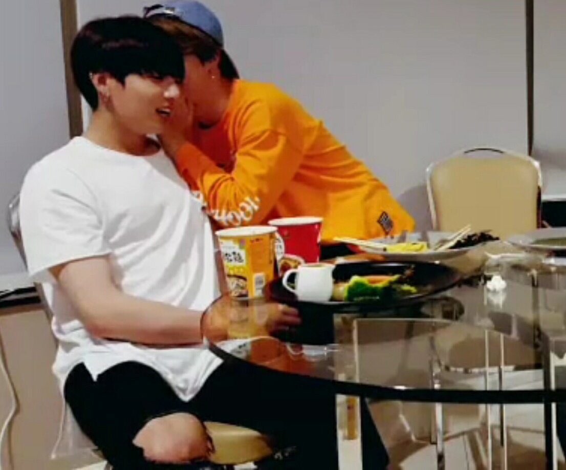 kookminhour's tweet photo. Umh boyfriend concept? 😏😏👌💦 https://t.co/6lN9hVxPgE