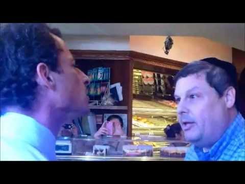 ClipTrends's tweet image. Anthony #Weiner Explodes In Shouting ... - #ClipTrends #VideoTrends #Tr #Anthony_Weiner #Borough_Park #Nyc2013 xuri.co/JfXY0