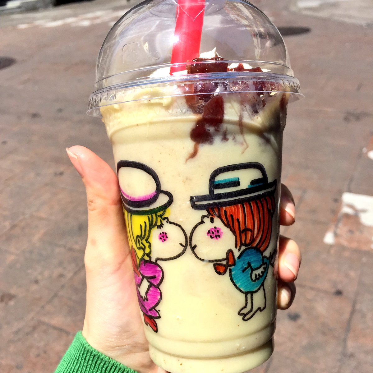 イラストが描かれたドリンクカップのまとめ イラストが描かれたドリンクカップのまとめ