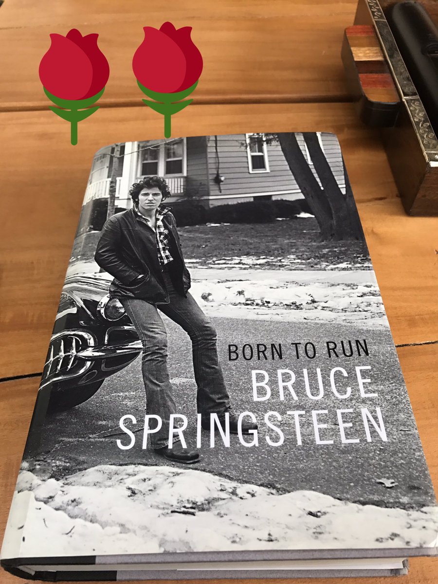 ivansanchezz_'s tweet photo. #FelizDiaDelLibro #SantJordi 📚❤️🌹
#Educación #Cultura 
Día para regalar amor en forma de libro y rosa.
#tradicionesqueperduran https://t.co/FM300rHeOi