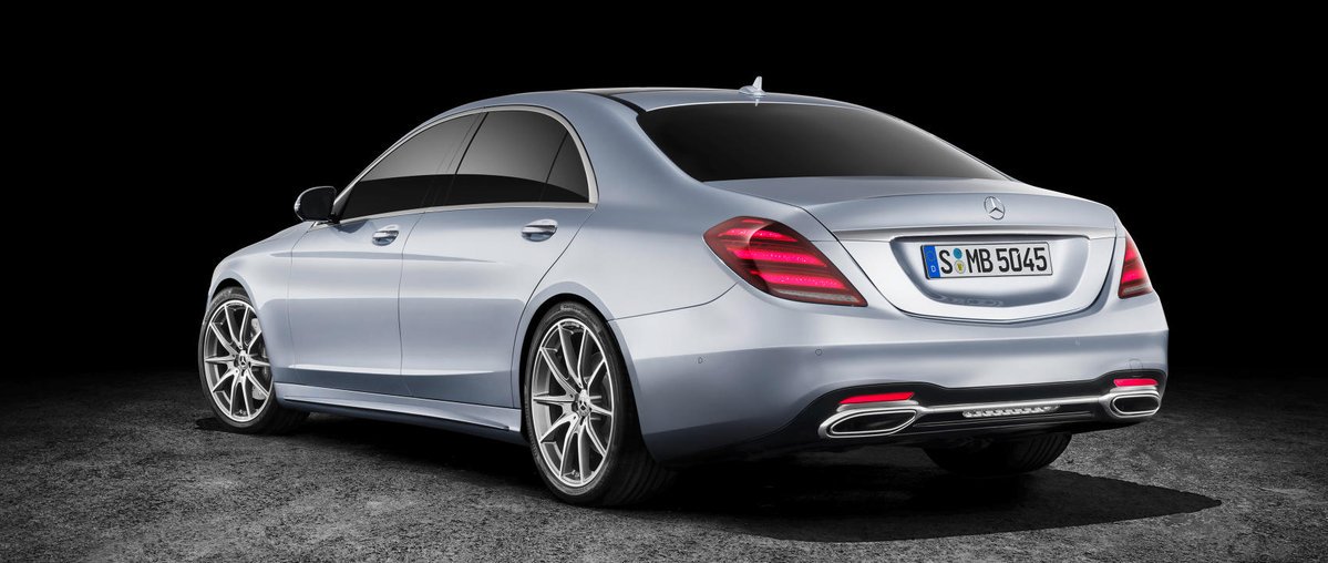 canavial10's tweet photo. As a leader in the premium segment, the new S-Class is the true definition of... https://t.co/wbYIRLTsq6 by #MercedesBenz via @c0nvey https://t.co/YgZVfUqAy4
