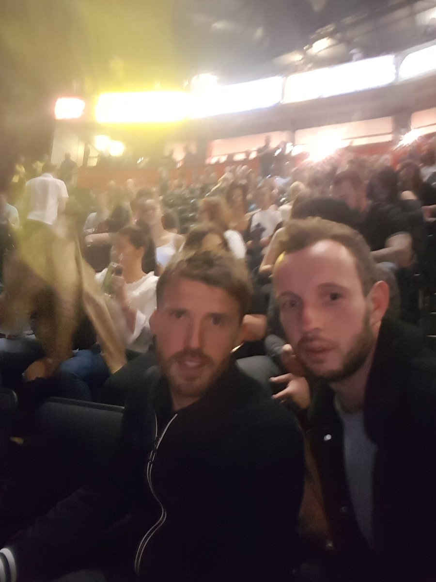 Calvert__'s tweet photo. @carras16 managed get a picture with this guy tonight.. great player, genuine guy! Cheers 👌 asked him to come to toon 😂 #baller https://t.co/Au7NysPZSG