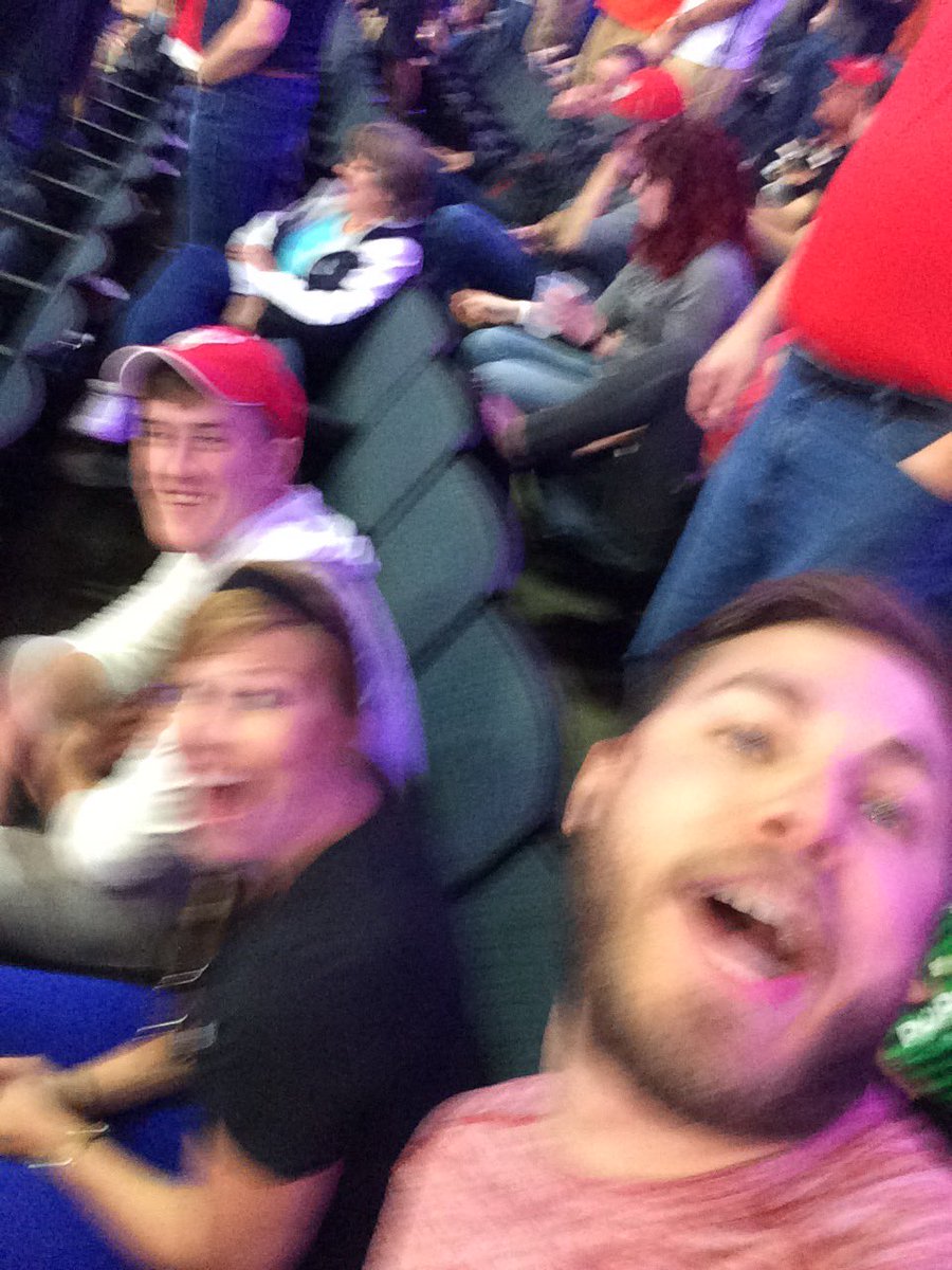 Stoop_Fam's tweet photo. .@TheGrGriffins Stoop Fam trynna get a hot dog 🔥🐶🌭 #GoGRG https://t.co/H21OJ6kRzZ