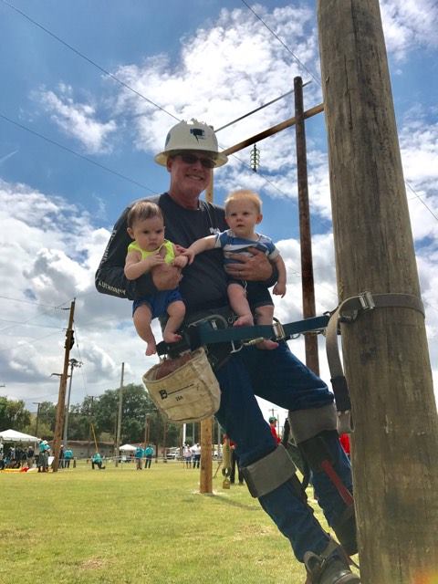 KUAdirect's tweet image. The only thing KUA&apos;s Bruce Thompson loves more than being a #lineman is being a grandpa! #futurelineworkers #PublicPower #ThankALineman