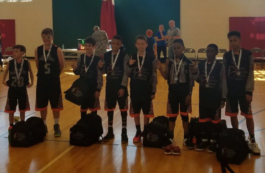 FCAABALLERS's tweet image. 5th grade champs!