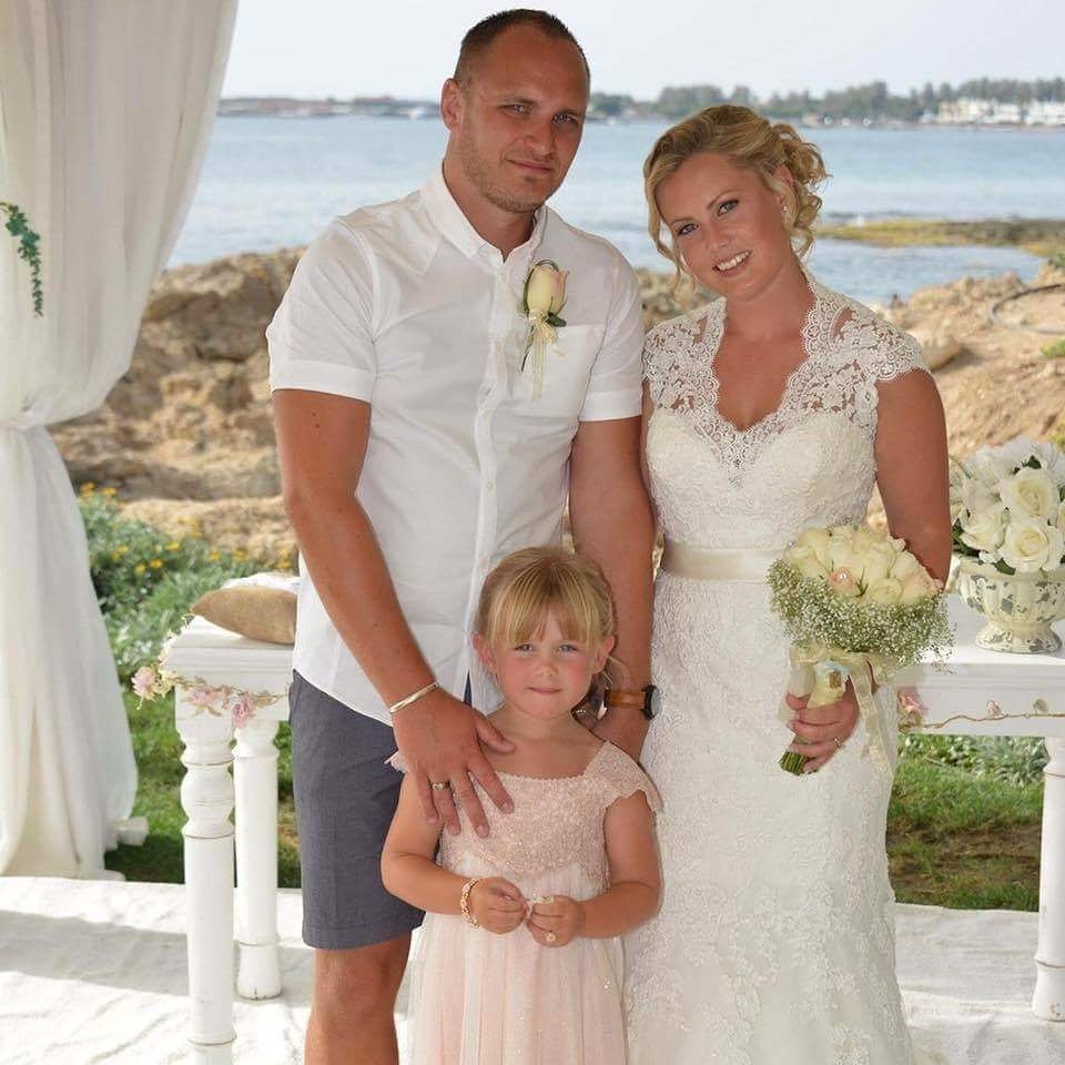 Heartbrides's tweet photo. #nofilter #realbrides #wedding #weddingdress #weddinggown #weddings #bride #weddingideas #weddingday #beautiful @Heartbrides https://t.co/UbQ7vT47Eh