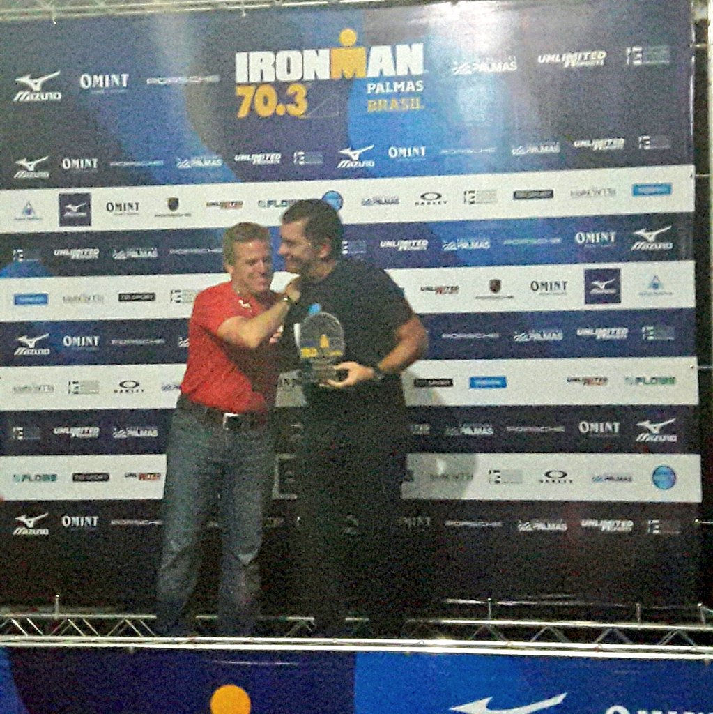 cidadepalmas's tweet photo. O pref @AmasthaRompre recebeu o troféu de amigo do Iron Man pelo apoio na realização do evento na capital! #IM703Palmas 👏🎖 https://t.co/dYI2TbKwey