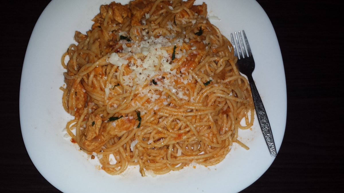 SultanKaramel's tweet photo. @GordonRamsay made some spaghettis tonight. Tell me your opinion. Please be merciful 😂.You're my idol chef. https://t.co/POAplCeKTs