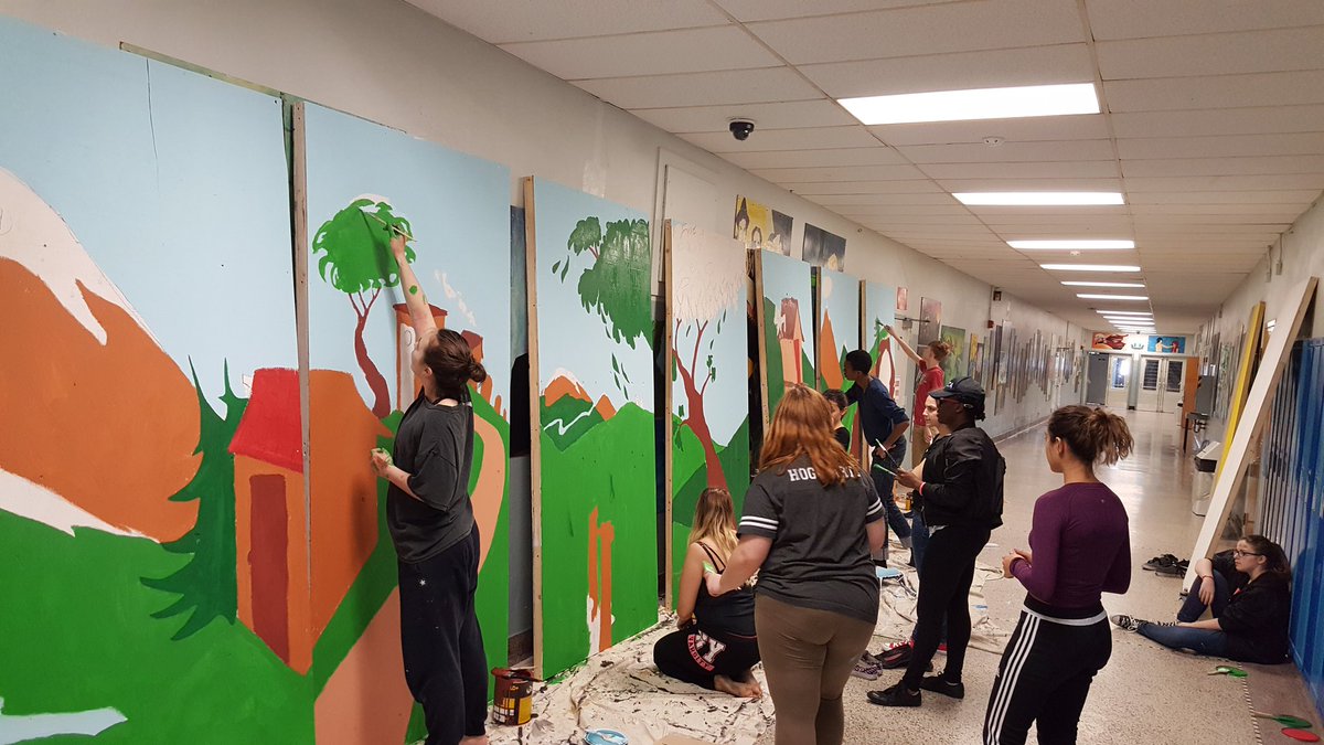 AnnaCasaPorte's tweet photo. Li'l Abner.....getting ready for opening weekend at Walkerville! @TartanLibrary @gecdsbpro @gecdsbss https://t.co/dLloviaffZ