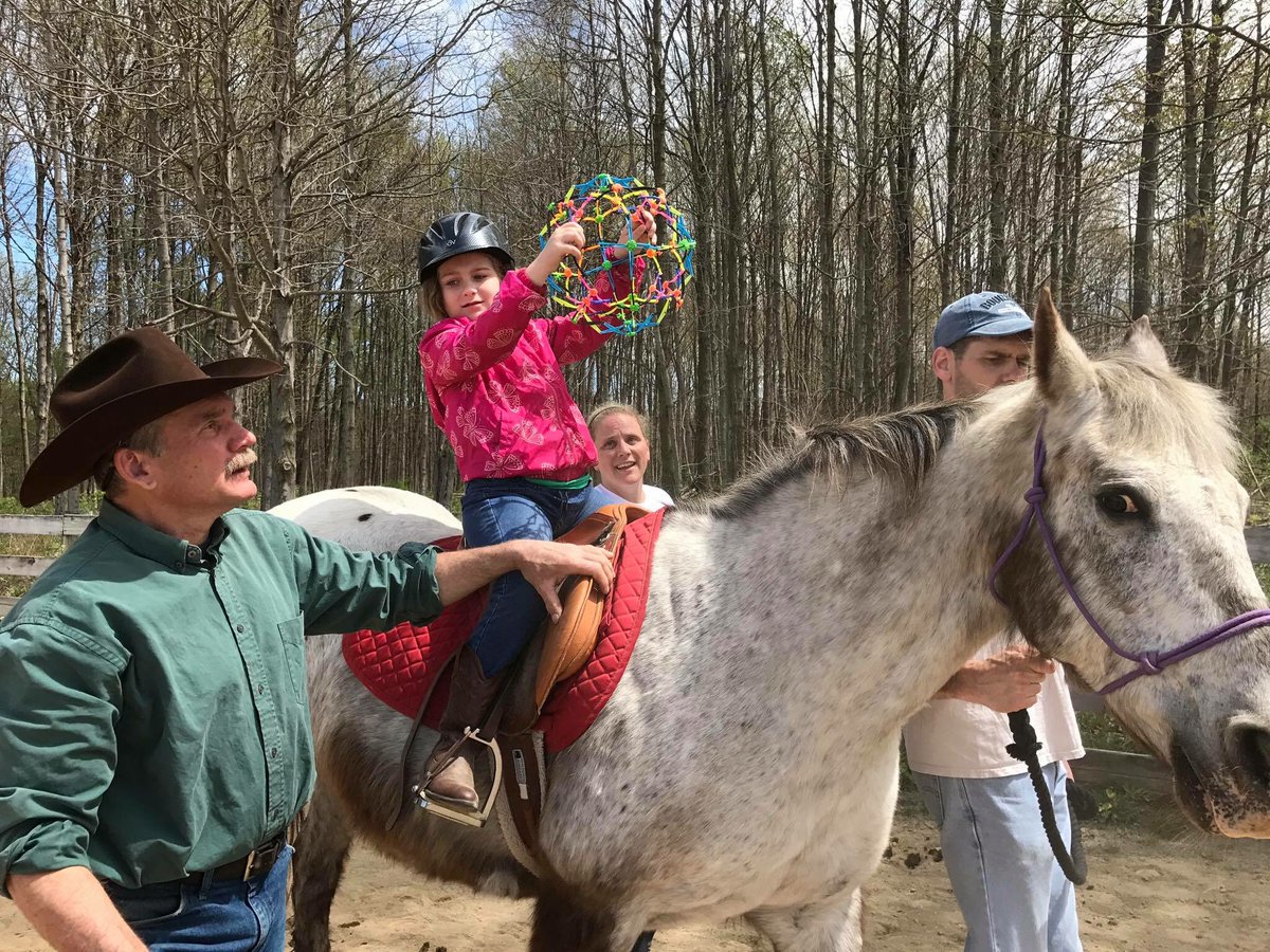 stockhandsTRC's tweet photo. Sunday lessons for the the make it fit foundation ! #makeitfit #itsforthrkids #autismawareness #autismawarenessmonth https://t.co/DflUtrbzCY