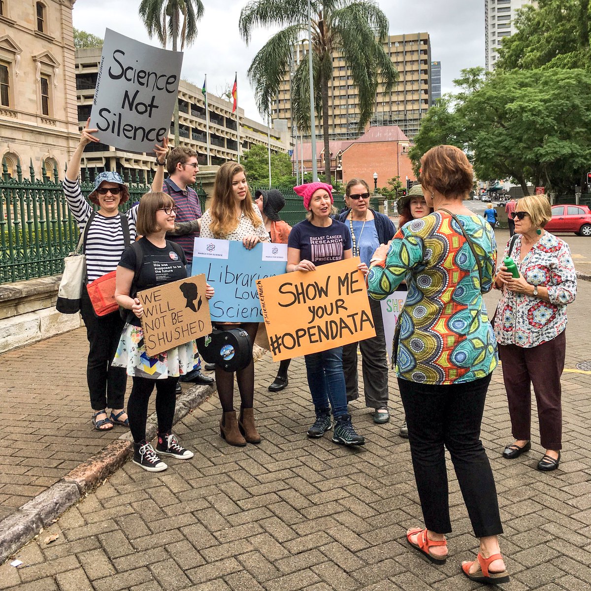 kylastephan's tweet image. Snapshots from @ScienceMarchBNE #libraries #marchforscience #sciencemarch