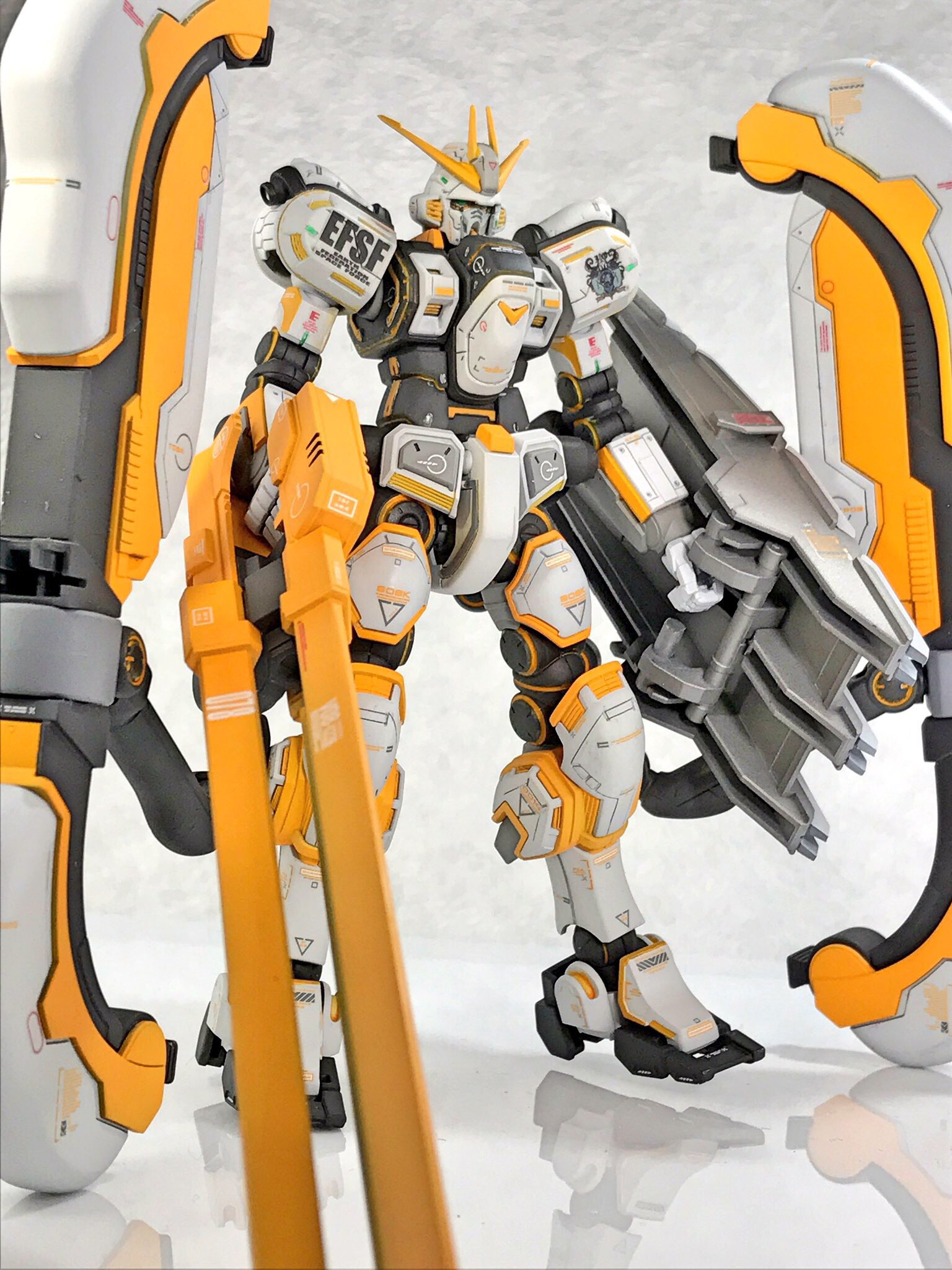 サナリエ プラモ垢 Rx 78al アトラスガンダム 無事完成しました ポリキャップレスという驚きとともに塗り分けの過酷さを学んだ機体でした ガンプラ ガンプラビルダー大フォロー祭り ガンプラの画像貼るとrtされると聞いて サンダーボルト
