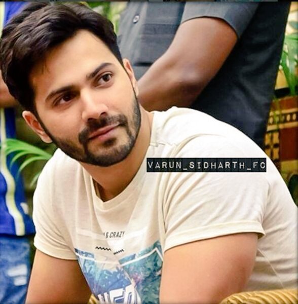 HAPPY BIRTHDAY VARUN DHAWAN .
      Your coming year is good
 This is our prayer ... 