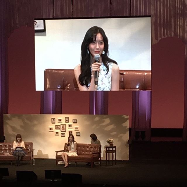 [PIC][22-04-2017]YoonA khởi hành đi Nhật Bản để tham dự "THE K2 FAN MEETING IN JAPAN WITH YOONA" vào chiều nay C-JolDlXUAAaeQF