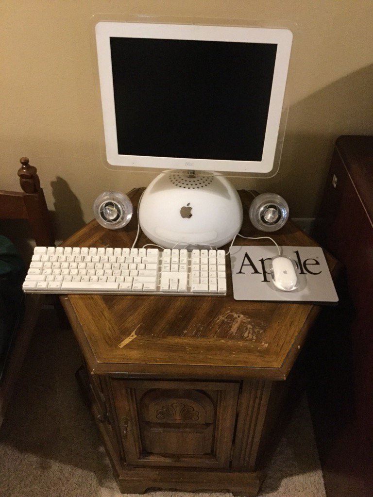 PoliSlix's tweet image. What a beaut. #YearInPhotos @ismh @morrick @512px #iMacG4