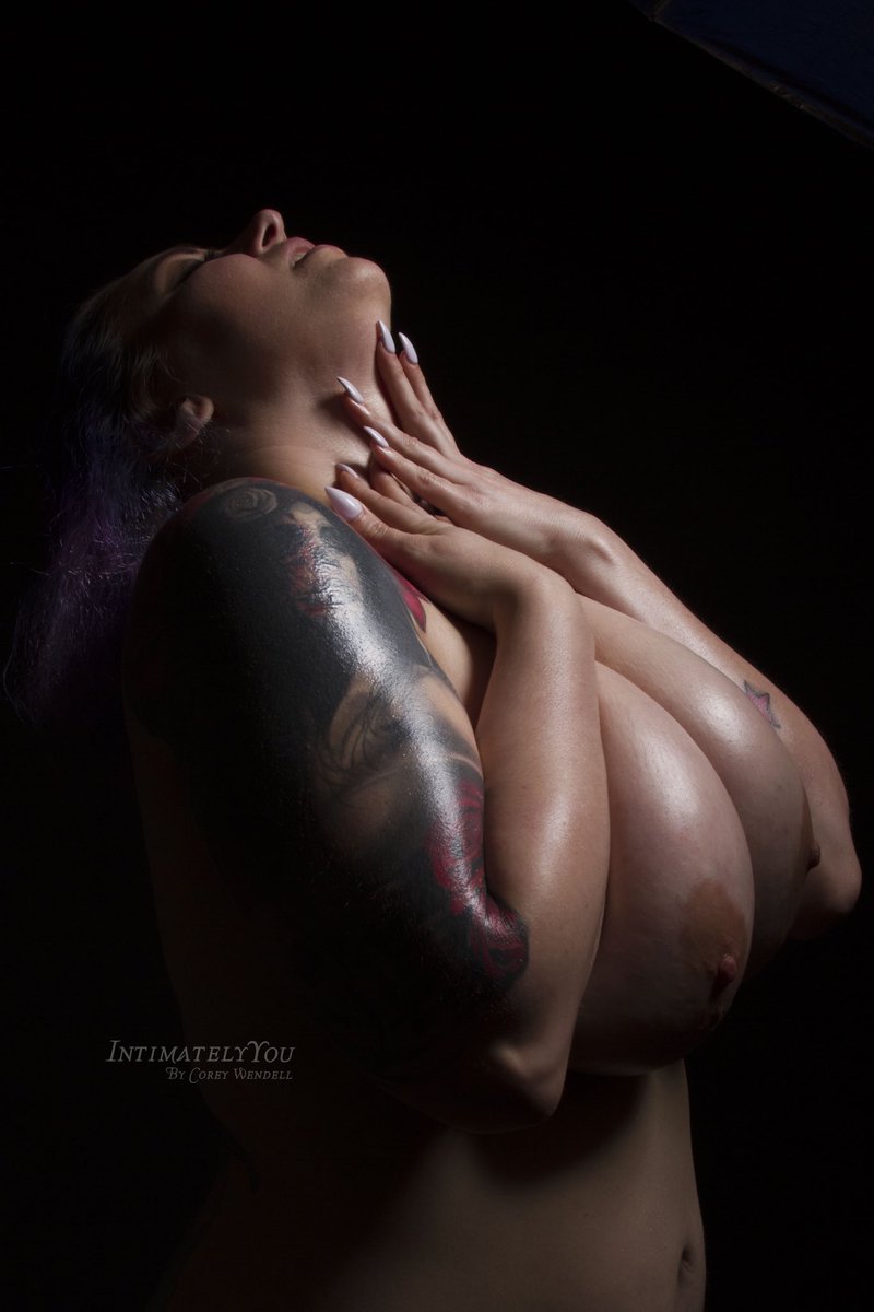_IntimatelyYou's tweet photo. Model: @Sexychellie16
#Atlanta #IntimatelyYou #Adornment #Desirable #BeIntimateBeYou #Canon #AlienBees https://t.co/kFuaUNBdTp
