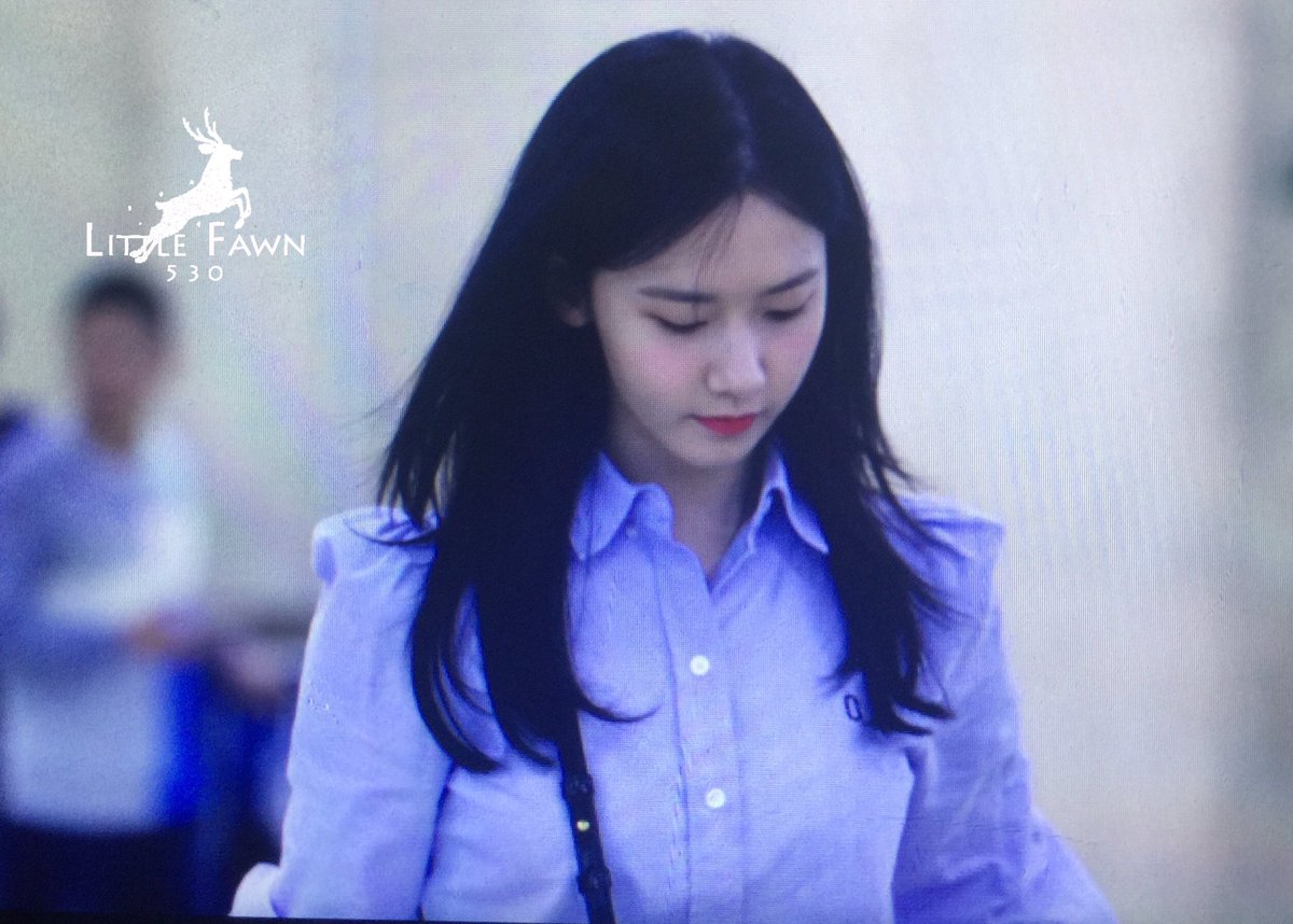 [PIC]24-04-2017]YoonA trở về Hàn Quốc vào trưa nay C-JvdIJUwAAfL3O