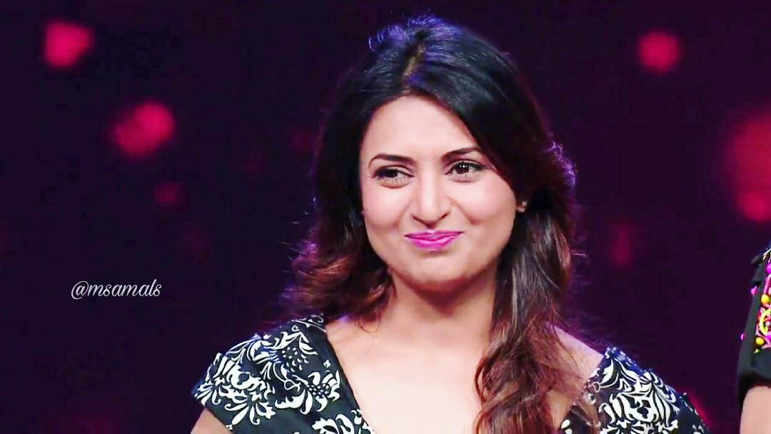 ❤ Crazy About Divu ❤ (@msamals) on Twitter photo When you were all teary-eyed! Wanted to give you a tight hug! Wish i could!😔😔 But well here's a virtual hug and flying kisses!😘😘 <a href="/Divyanka_T/">Divyanka T Dahiya</a> When you were all teary-eyed! Wanted to give you a tight hug! Wish i could!😔😔 But well here's a virtual hug and flying kisses!😘😘 <a href="/Divyanka_T/">Divyanka T Dahiya</a>