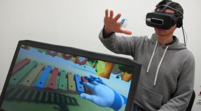 L'innovation s'accélère côté #VR: avec <a href="/GoTouchVR/">GoTouchVR</a> ,il sera bientôt possible de toucher des objets qui n'existent pas goo.gl/nrV1rg