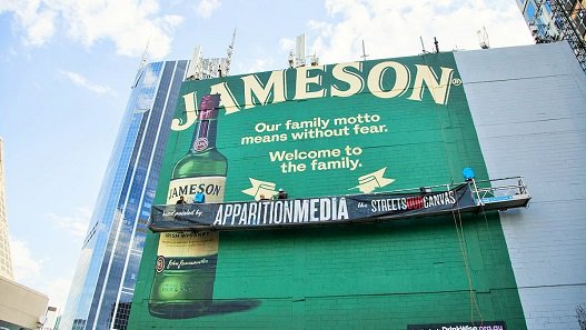 dentsuANZ's tweet image. . @VizeumSydney @PosterscopeAust + Apparition roll-out hand painted #OOH mural series for @jamesonwhiskey: bit.ly/2oCIbHC