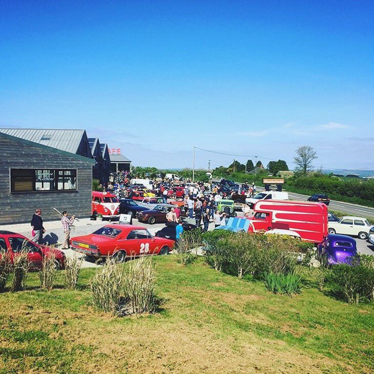What a great turn out for the first of many #classicmotorbike and #vintagecar meet #rollcall ! #wadebridge #cornwall #atlantichighway  ☀️