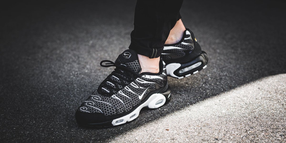 RELEASE ⚫️ NIKELAB Air Max Plus 