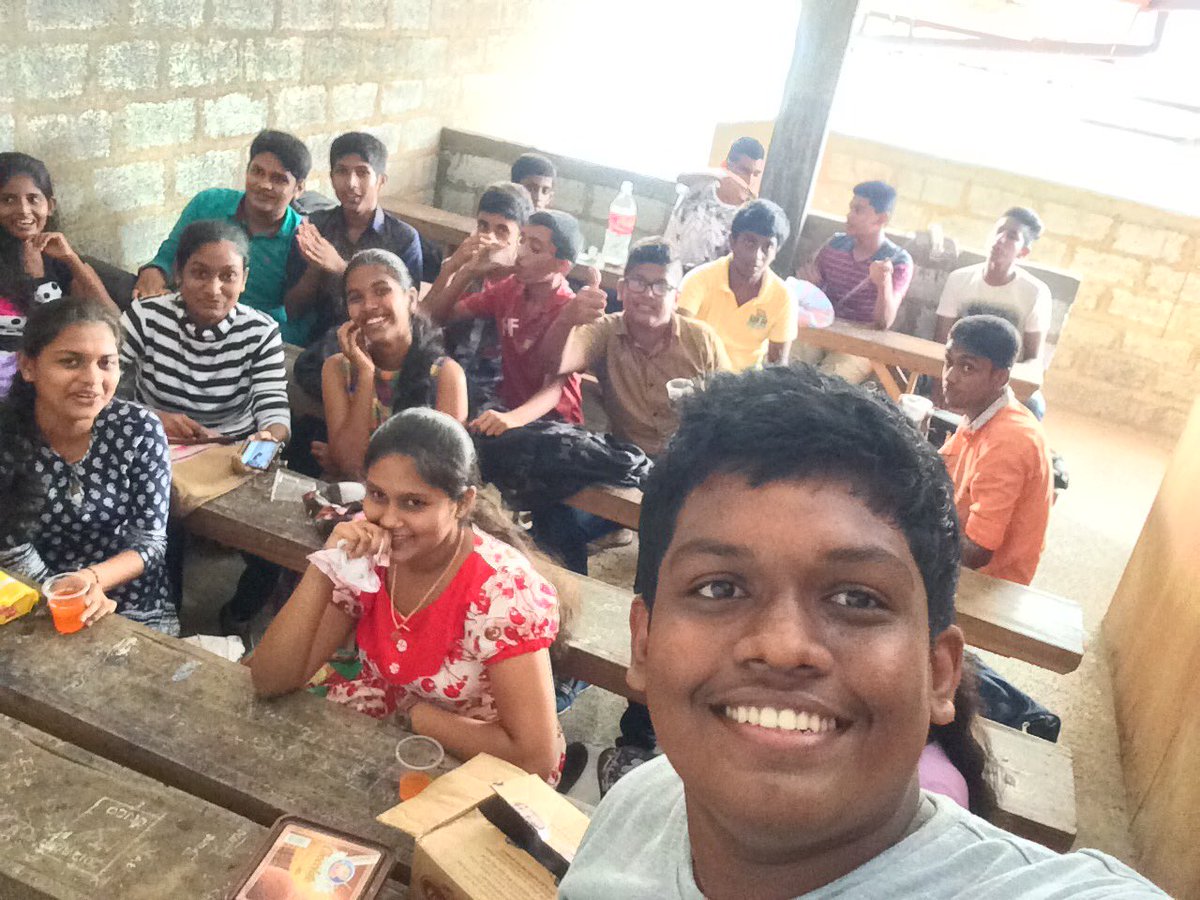 MasterLWA's tweet image. #our #history_class #new_year #party 🎉🎉