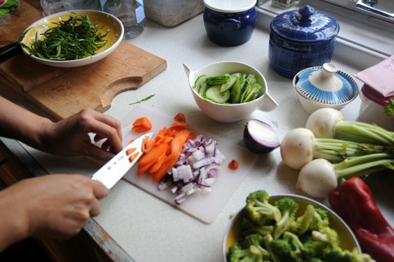 Preparing dinner with fresh local ingredients is our idea of a good night. We make it easy to cook dinner at home. Link in bio.