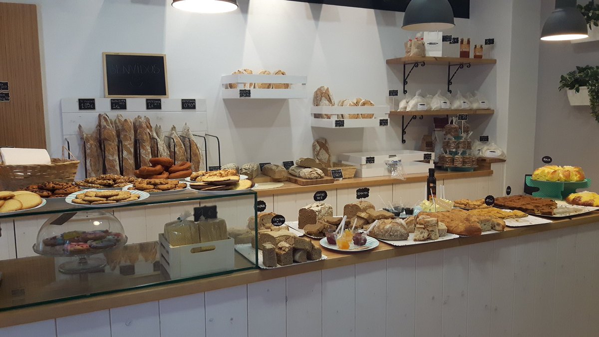 Nueva apertura en Frei Rosendo Salvado 21, Santiago de Compostela. Ven a visitarnos!!! Pan artesano 100%