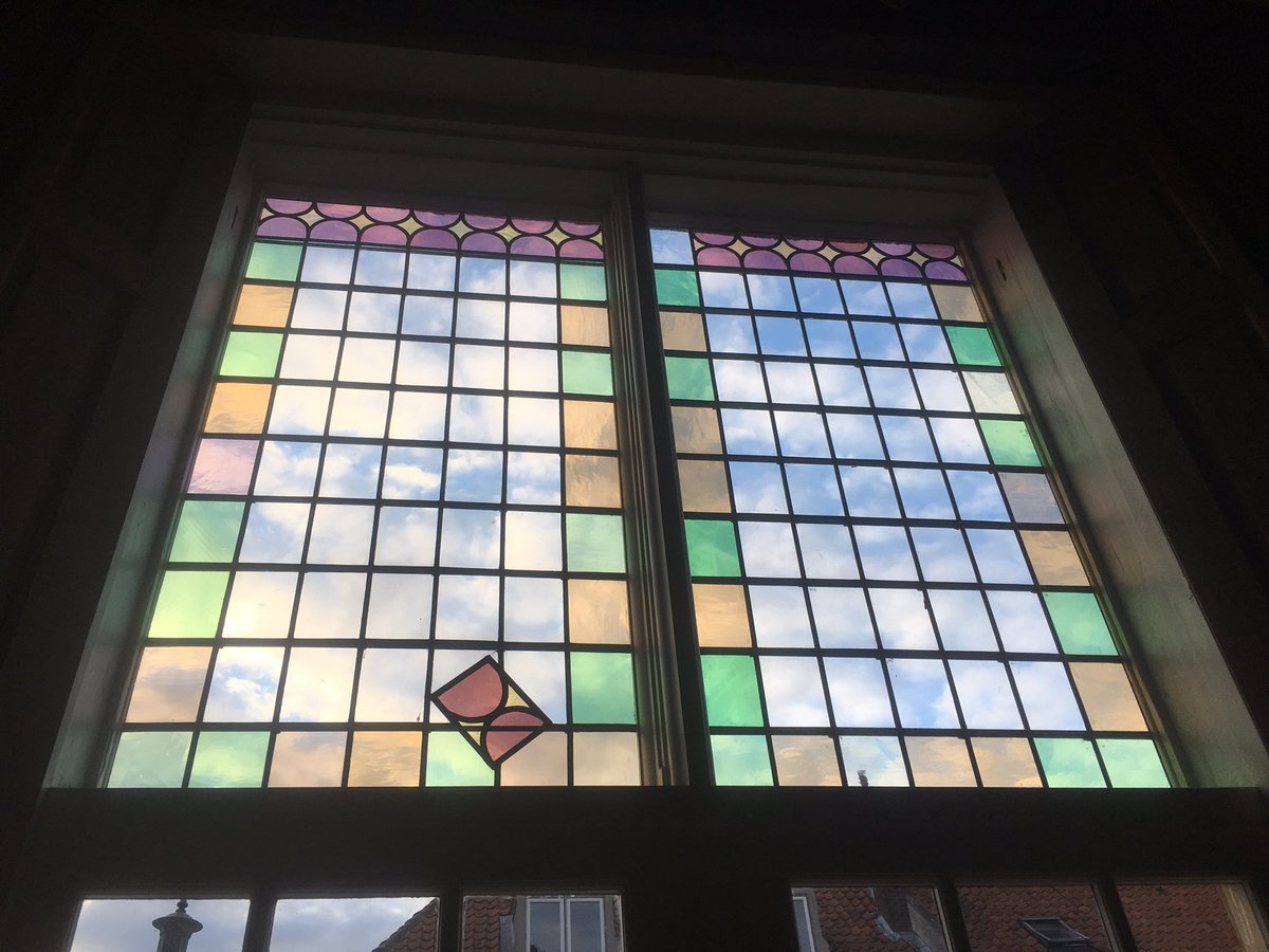 Een grapje in glas-in-lood