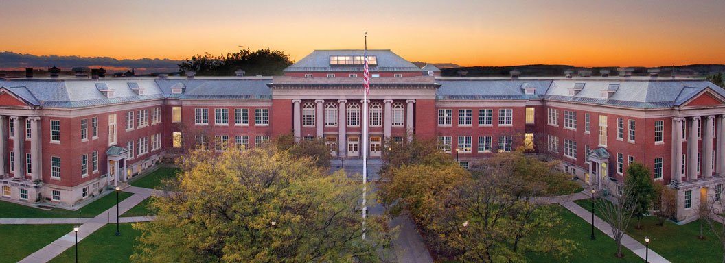 ComeToCortland's tweet photo. @FarmingdaleClas A beautiful sunset over our main building! Isn't our campus just beautiful! #RedDragons https://t.co/zTLQ7VbRao