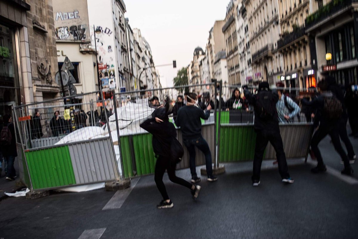 #NuitDesBarricades #Paris #SansMoiLe7Mai #Revolution #Ingouvernable