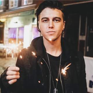  HAPPY BIRTHDAY KELLIN QUINN!!     