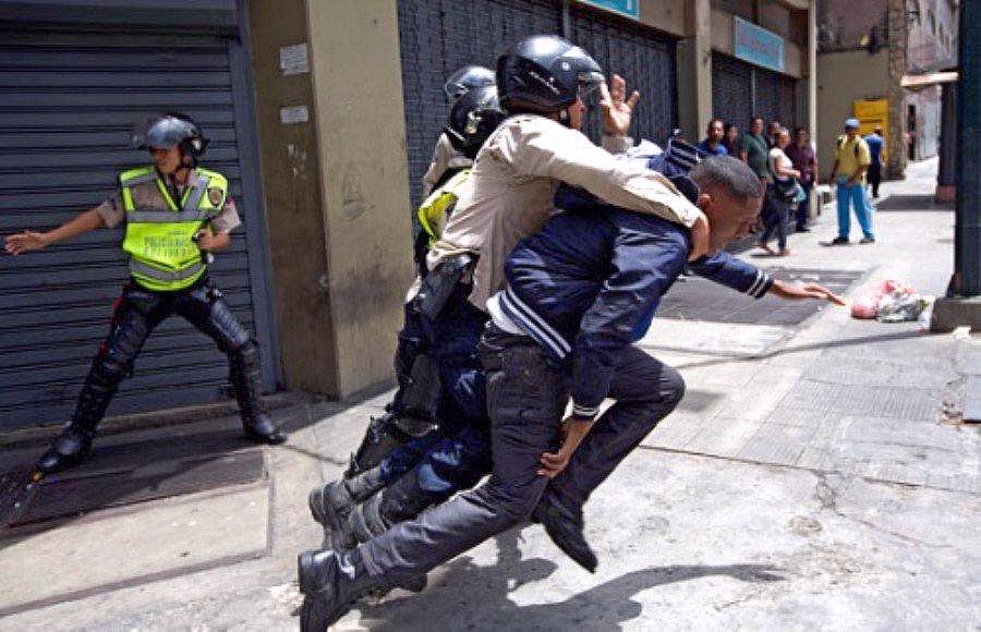 Balance de #represión al #23A: 1426 arrestos por protestas. 59 privados de libertad. 361 esperan fiadores #Venezuela