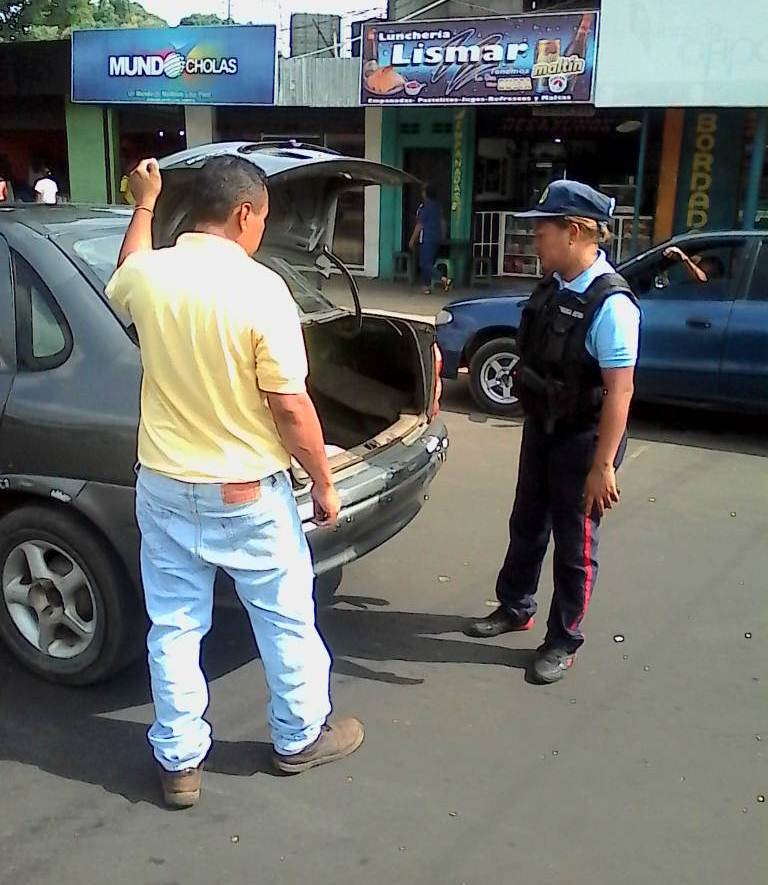 Prensa_PEB's tweet photo. #AquíEstáElTrabajo
#AzulesPEB Activado #OperativoDeSeguridad Chequeo de Personas y Vehículos https://t.co/kkkMc2tzPy