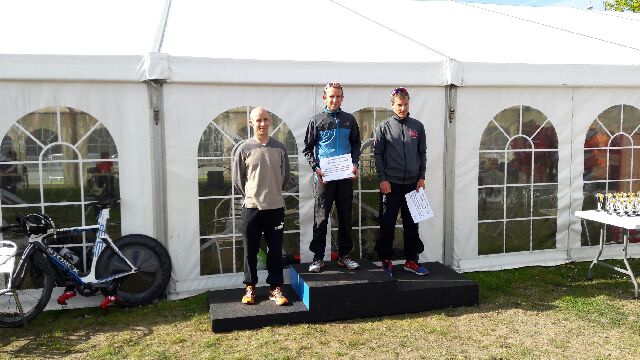 CarlAvery86's tweet photo. No duathlon European champs this year but a good hard win at #StocktonDuathlon yesterday riding #revolverwheels #alphawoolf #chickendinner https://t.co/yn1o6RR7cQ