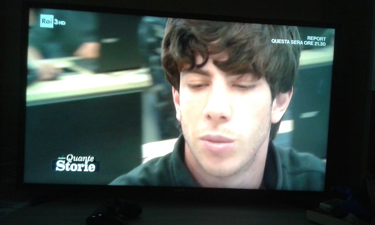 OverRailProject's tweet photo. Siamo appena comparsi in tv nel programma "Quante Storie" di Corrado Augias su rai3! π
#QuanteStorie #Rai3 #ASOC1617 #OverRailProject https://t.co/lgko87D6tX