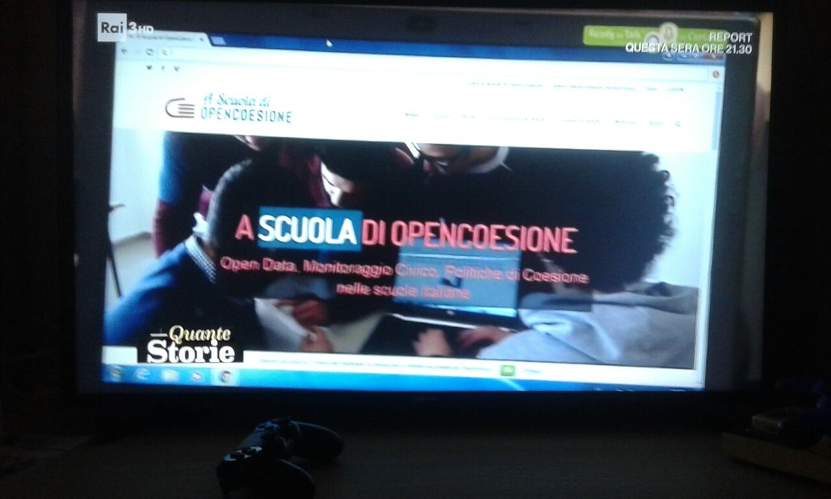 OverRailProject's tweet photo. Siamo appena comparsi in tv nel programma "Quante Storie" di Corrado Augias su rai3! π
#QuanteStorie #Rai3 #ASOC1617 #OverRailProject https://t.co/lgko87D6tX