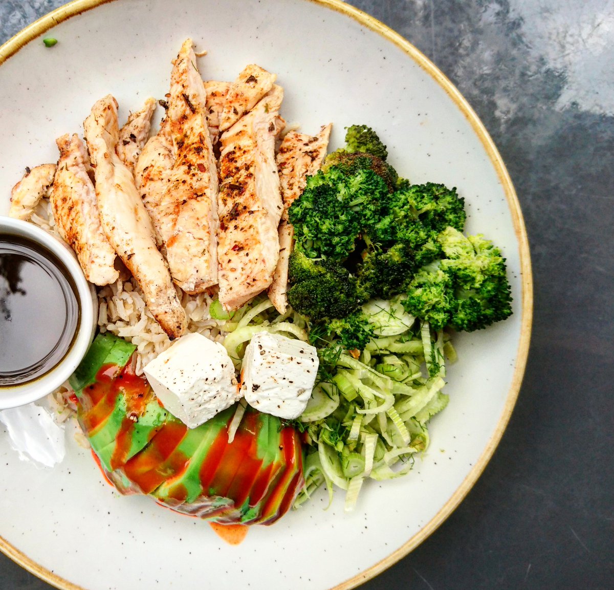 Lunch, anyone? Kick-start your week with with right amount of nutrients. It's healthy and tasty! #RoastHappiness