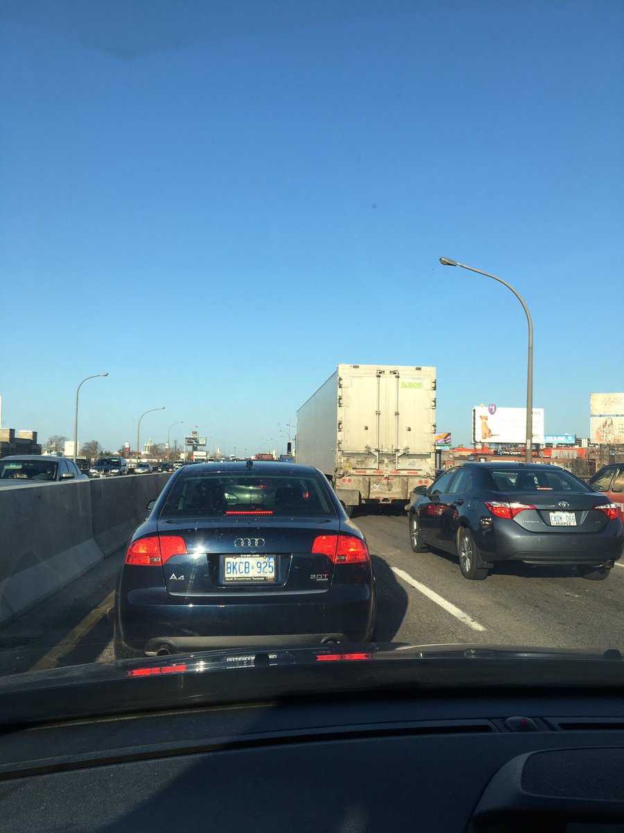 lnicholsonmusic's tweet photo. @canadalaughs @HumbleFredRadio @HumbleFredRadio Gardner snarled from Parkside Dr #gonnabelate #sorry #torontotrafficsucks https://t.co/oY1Z15wnnE