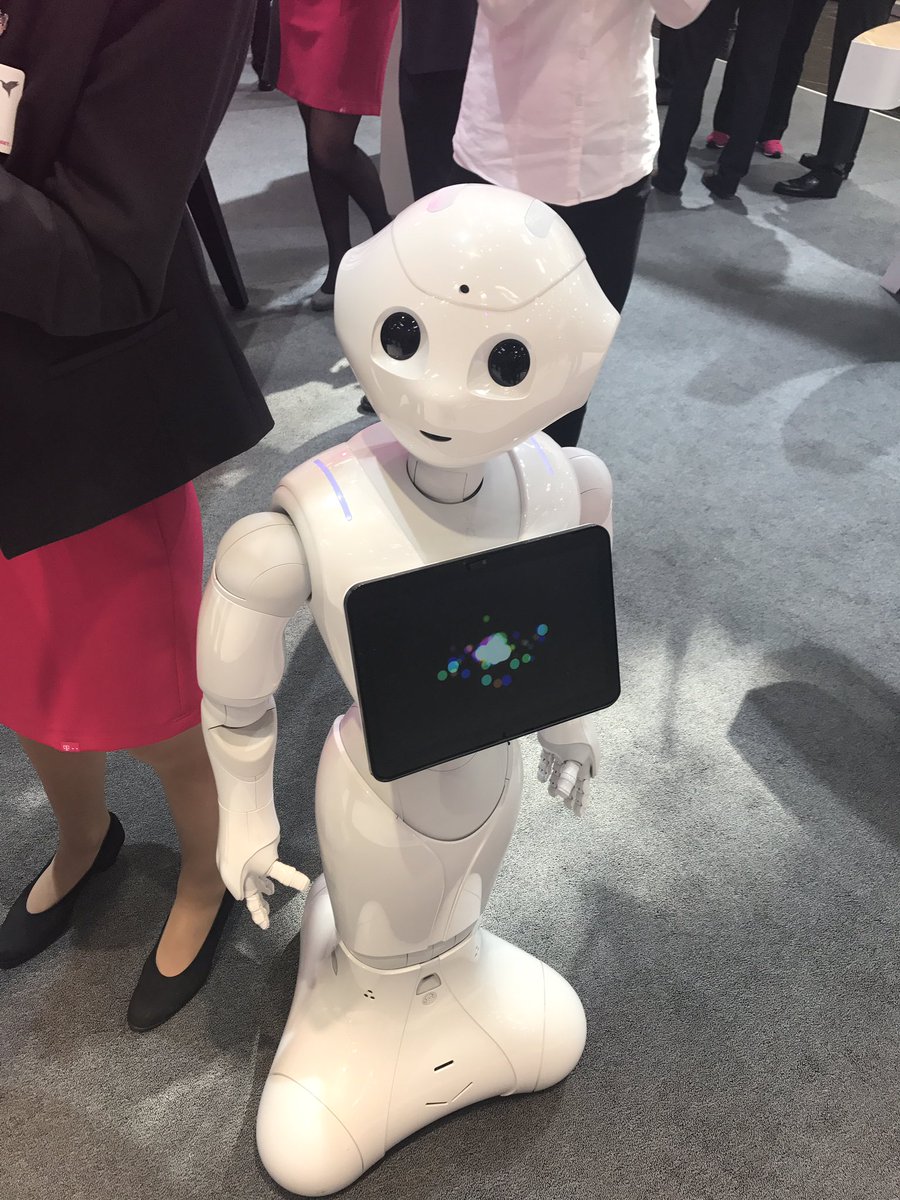 TherezaTropf's tweet image. Hello again @hannover_messe , Kollege @PepperTheRobot !#techtouch #hmi17