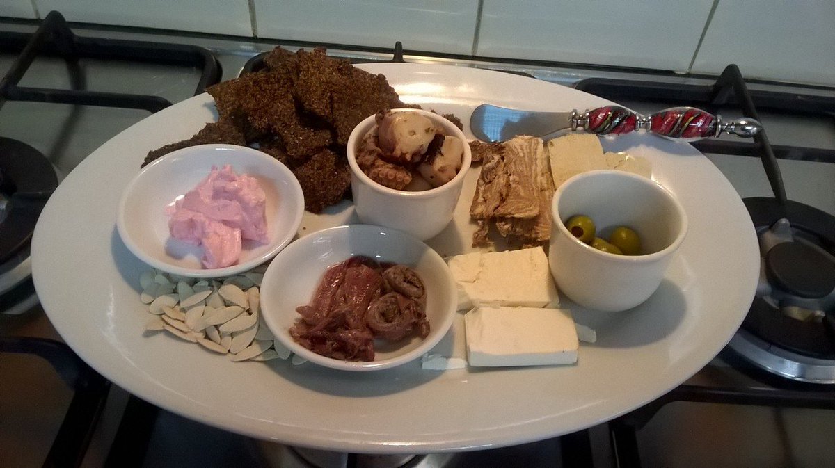 getmeoutoftheb1's tweet photo. Th... #antipastoplatter #anchovies #pickledoctopus #halva #pumkinseeds #feta #stuffedolives #tarama. #greek #overeat https://t.co/JDuZLzvaWN https://t.co/fnLUtiYZWM