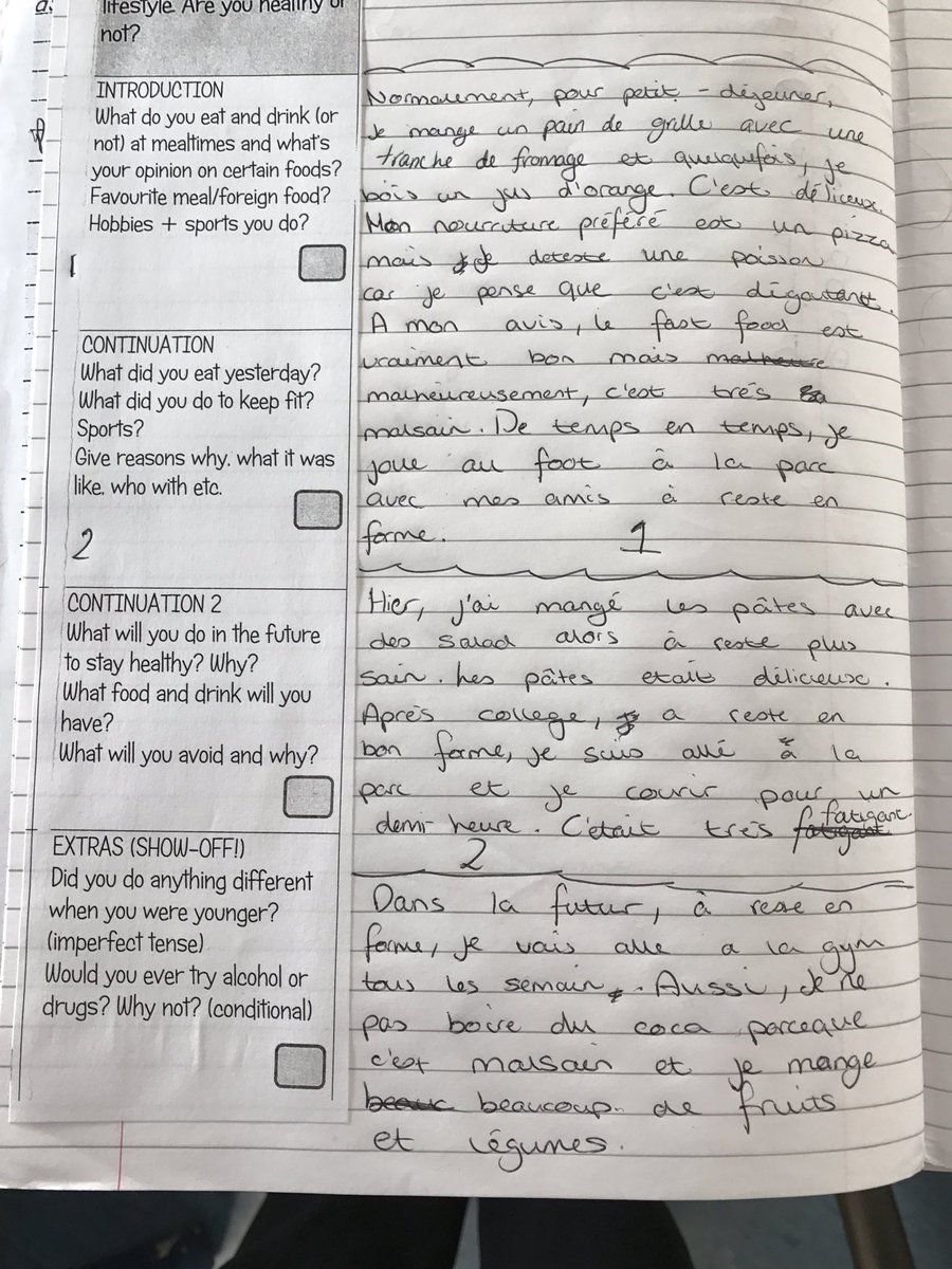 A #structurestrip in action. Trying to guide students on how much to write + form an essay. Thanks to @mrlockyer for the idea #mfltwitterati